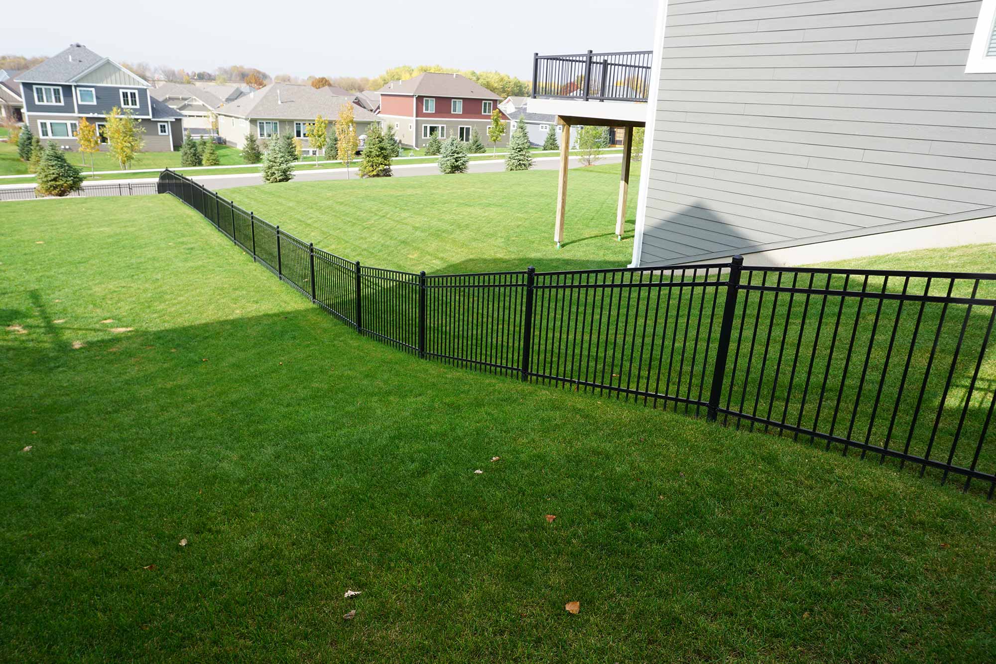 Stepping and Sloping Horizontal Fencing
