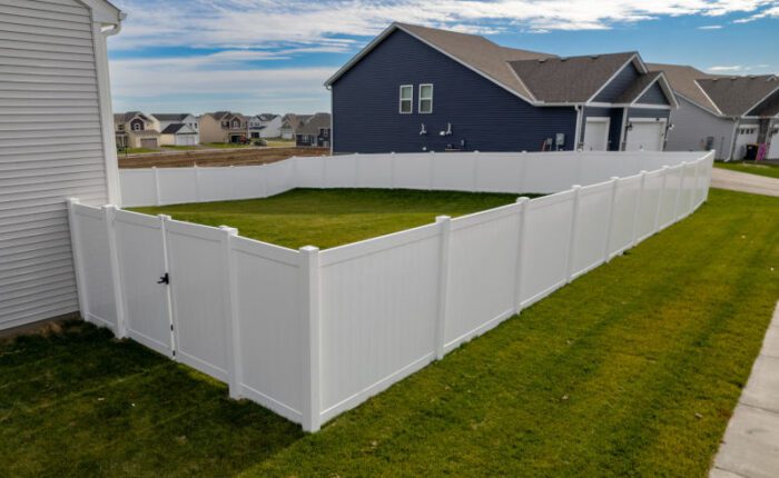 Contractors for Vinyl Fence Installation North Branch, MN